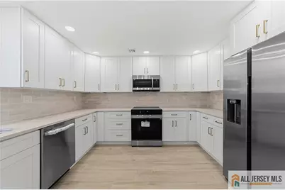 66 Essex Road #66B, Monroe Township, NJ 08831 - Photo 8