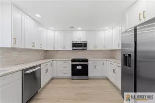 66 Essex Rd, Monroe Township, NJ 08831 - Photo 8