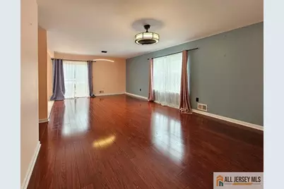 50 E Sedgwick Street, Monroe Township, NJ 08831 - Photo 4