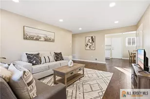 609 N Oaks Blvd, North Brunswick Township, NJ 08902 - Photo 4