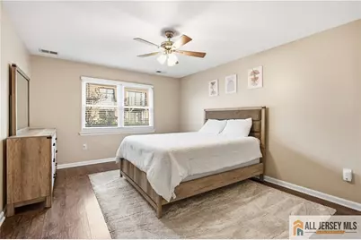 609 N Oaks Boulevard, North Brunswick Township, NJ 08902 - Photo 10