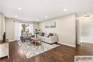 609 N Oaks Blvd, North Brunswick Township, NJ 08902 - Photo 2