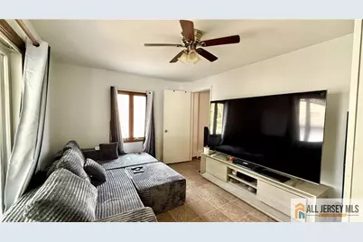 [Address not provided], Woodbridge Township, NJ 07095 - Photo 16