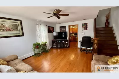 [Address not provided], Woodbridge Township, NJ 07095 - Photo 4
