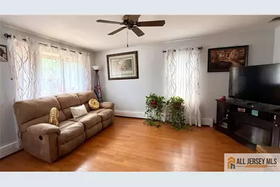 [Address not provided], Woodbridge Township, NJ 07095 - Photo 6