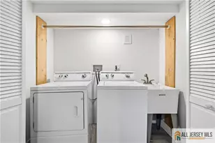 45 Foyer St, Edison, NJ 08817 - Photo 32