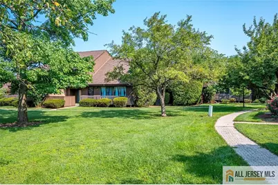 117 Kingsberry Drive, Franklin Township, NJ 08873 - Photo 4