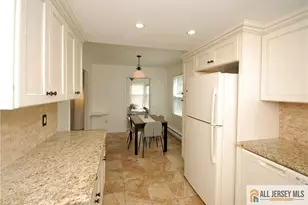 264 Middlebury Ln, Monroe Township, NJ 08831 - Photo 6