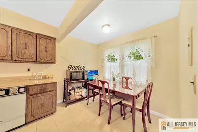 6 Sherry Court, Edison, NJ 08820 - Photo 8