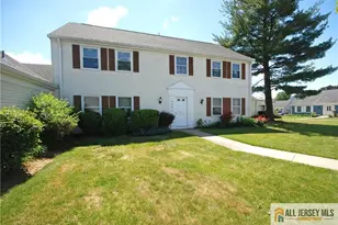 220 Manchester Ln, Monroe Township, NJ 08831 - Photo 2