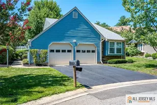 32 John Adams Ct, Monroe Township, NJ 08831 - Photo 2