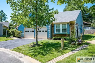 32 John Adams Court, Monroe Township, NJ 08831 - Photo 2