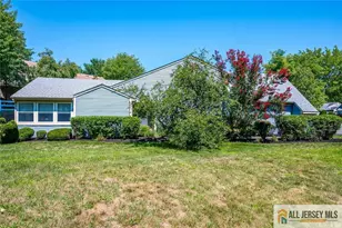 32 John Adams Ct, Monroe Township, NJ 08831 - Photo 4