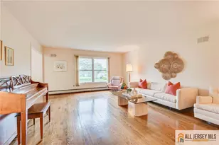 8 Dov Pl, South Brunswick Township, NJ 08824 - Photo 2