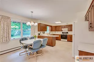 8 Dov Pl, South Brunswick Township, NJ 08824 - Photo 4