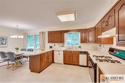 8 Dov Place, South Brunswick Township, NJ 08824 - Photo 4