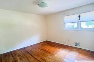 13 Greenwich Rd, Edison, NJ 08820 - Photo 12
