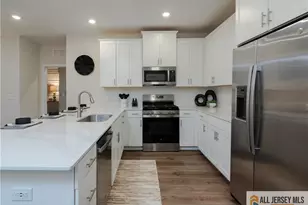 29309 Radford Ct, Monroe Township, NJ 08831 - Photo 2
