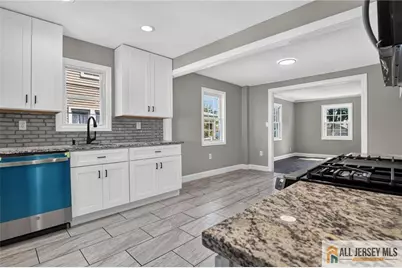 16 Oakwood Place, North Brunswick Township, NJ 08902 - Photo 10