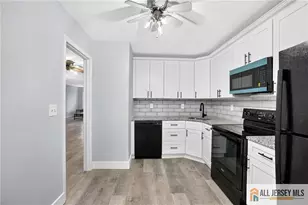 4 James Madison Ct, Monroe Township, NJ 08831 - Photo 4