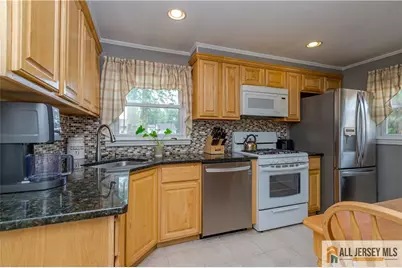 4 Ruth Place, Middlesex, NJ 08846 - Photo 2