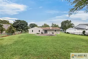 32 Lebed Dr, Franklin Township, NJ 08873 - Photo 4