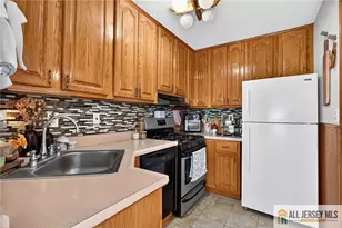 324 Green St, Woodbridge Township, NJ 07095 - Photo 10