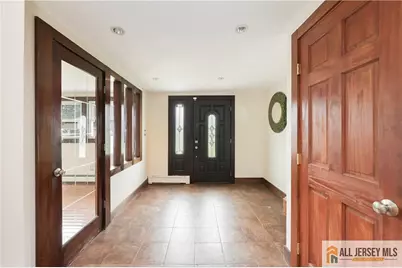 525 Shirley Parkway, Piscataway Township, NJ 08854 - Photo 4