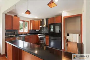 525 Shirley Pkwy, Piscataway Township, NJ 08854 - Photo 18