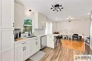 31 Allison Dr, East Brunswick Township, NJ 08816 - Photo 10