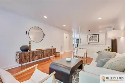 403 Somerset Court, South Brunswick Township, NJ 08540 - Photo 4