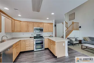 403 Somerset Court, South Brunswick Township, NJ 08540 - Photo 14