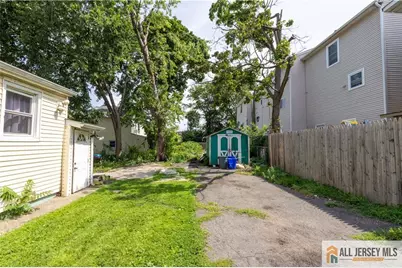 88 Hassart Street, New Brunswick, NJ 08901 - Photo 20