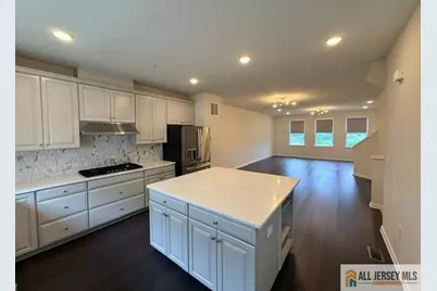 338 South Drive, North Brunswick Township, NJ 08902 - Photo 4