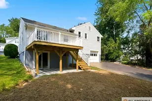 13 Glencourt Ave, Edison, NJ 08837 - Photo 32