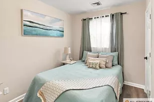 13 Glencourt Ave, Edison, NJ 08837 - Photo 22