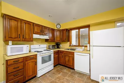 110 Amherst Avenue, Colonia, NJ 07067 - Photo 18