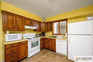 110 Amherst Ave, Colonia, NJ 07067 - Photo 18
