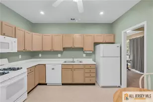 446 Bluebird Dr, Monroe Township, NJ 08831 - Photo 18