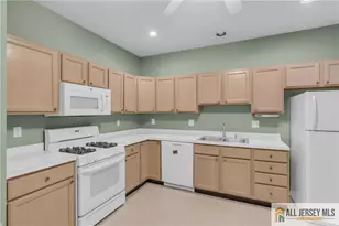 446 Bluebird Dr, Monroe Township, NJ 08831 - Photo 16
