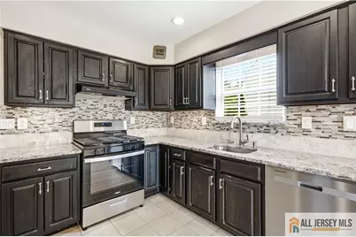 55 Parsler Place, Fords, NJ 08863 - Photo 6