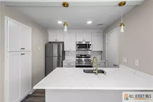 265 Crosse Dr, Monroe Township, NJ 08831 - Photo 2