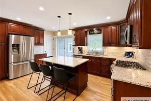 8 Tanglewood Ln, Colonia, NJ 07067 - Photo 6
