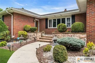 158 Hardenburg Ln, East Brunswick Township, NJ 08816 - Photo 4