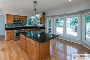 9 Chipwood Ln, North Brunswick Township, NJ 08902 - Photo 12
