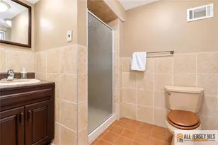 14 Harmon Rd, Edison, NJ 08837 - Photo 32