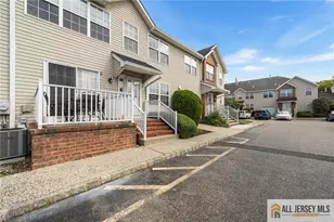 364 Bowler Ct, Piscataway Township, NJ 08854 - Photo 2