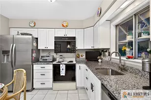 5 Hillsborough Dr, Monroe Township, NJ 08831 - Photo 8