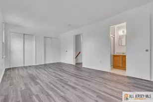 26 Tiger Lilly Ct, Sayreville, NJ 08872 - Photo 10