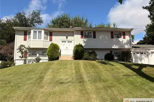 35 Wellington Rd, East Brunswick Township, NJ 08816 - Photo 2